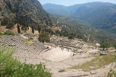 2-Day Tour to Delphi & Meteora with Guide and Tickets From Athens