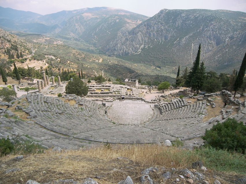 3-day classical Spanish guided tour in Peloponesse & Delphi - Day one: Corinth, Mycenae and the theatre at Epidaurus
