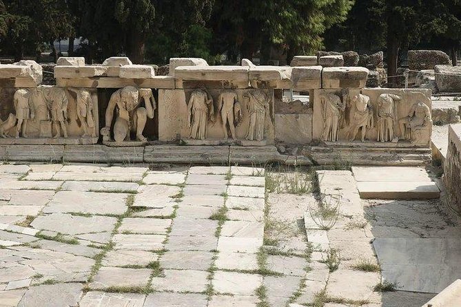 Ancient Athens tour: Acropolis, Parthenon and Acropolis Museum - Propylaea and the entrance to the sacred hill