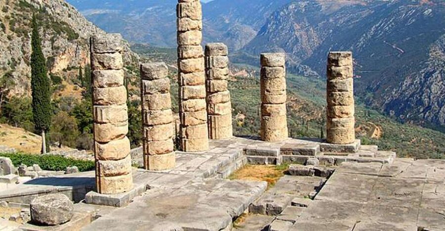 Ancient Delphi Full-Day Tour from Athens - Castalia Spring and the sacred approach