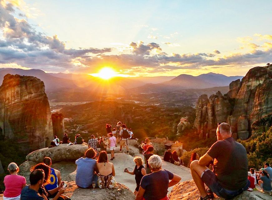 Athens: 2-Day Meteora Tour in Spanish with Guide & Hotel - The Spanish monastery tour at 1:00 pm