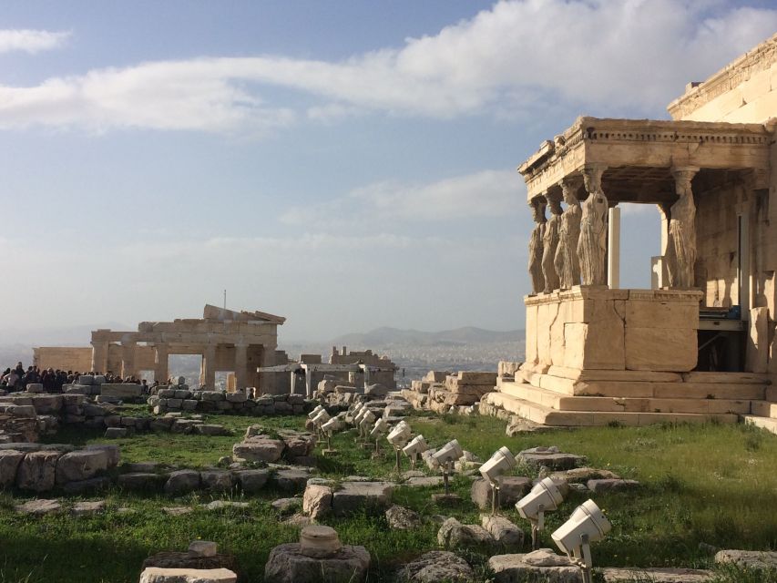 Athens: Acropolis and Μuseum Private Guided Tour - The Propylaea and Temple of Athena Nike