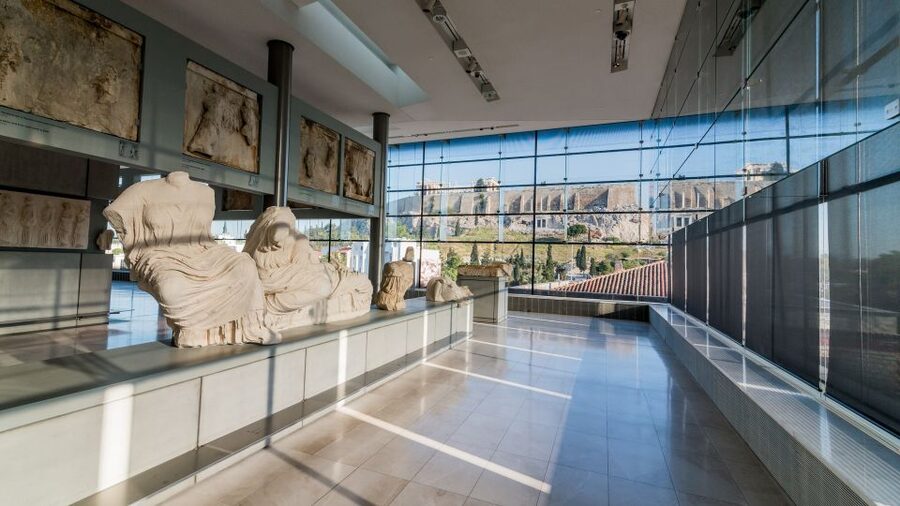 Athens: Acropolis Museum Tour with Skip-the-Line Entry - A smart way to meet the Acropolis Museum
