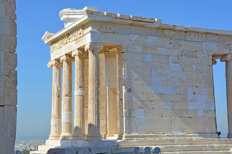 Athens: Acropolis Self-Guided Audiovisual Tour w/ 3D Models - The Erechtheion and its unusual design