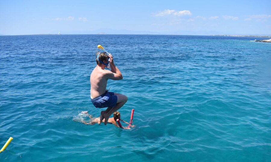 Athens: Aegina, Agistri & Metopi Swimming Cruise with lunch - The ride home: music, drinks and open sea