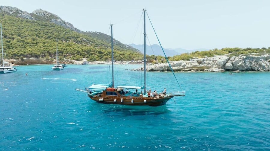Athens: Agistri, Metopi & Aegina Cruise with Meals & Drinks - A Greek Buffet Served at Sea