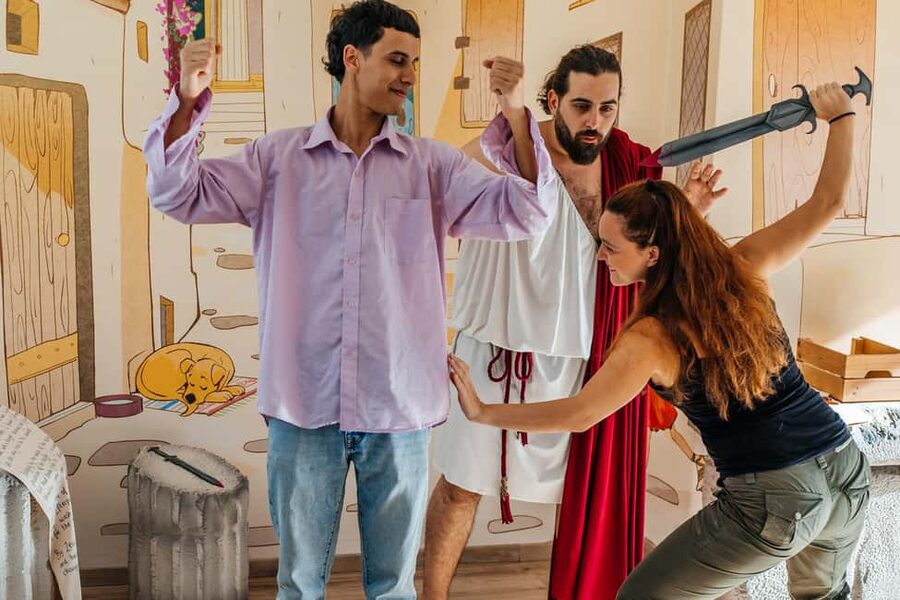 Athens: Ancient Greek Murder Mystery Experience - The actor makes or breaks the evening