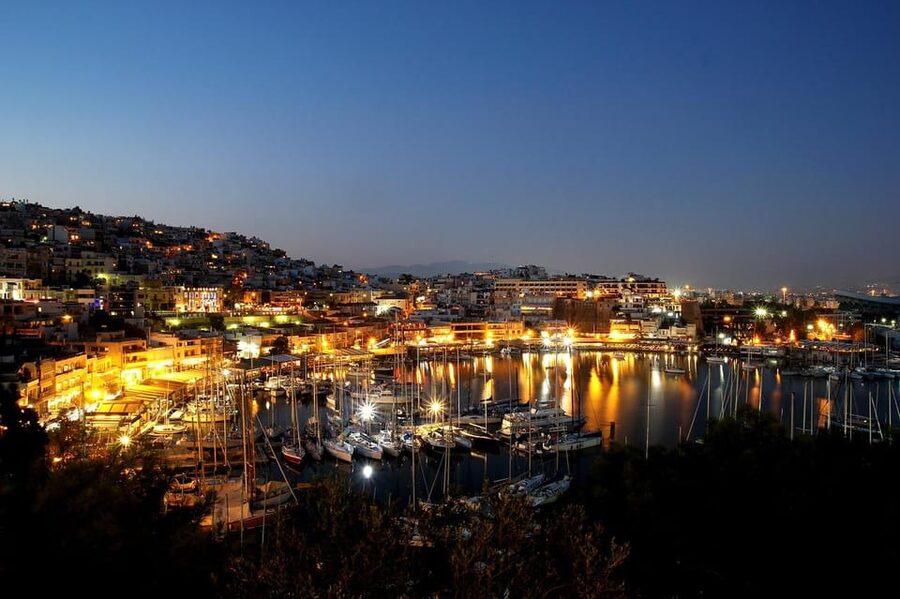 Athens and Piraeus: Private Night Tour - Zeus, Hadrian, and the grand old center