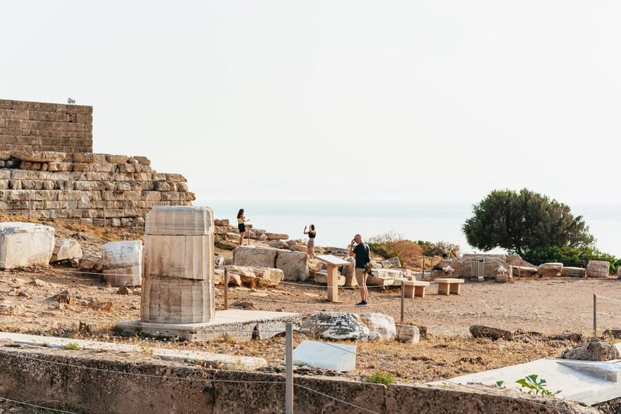 Athens: Cape Sounion & Poseidon Temple Sunset Half-Day Trip - Exploring with the guide and audio app