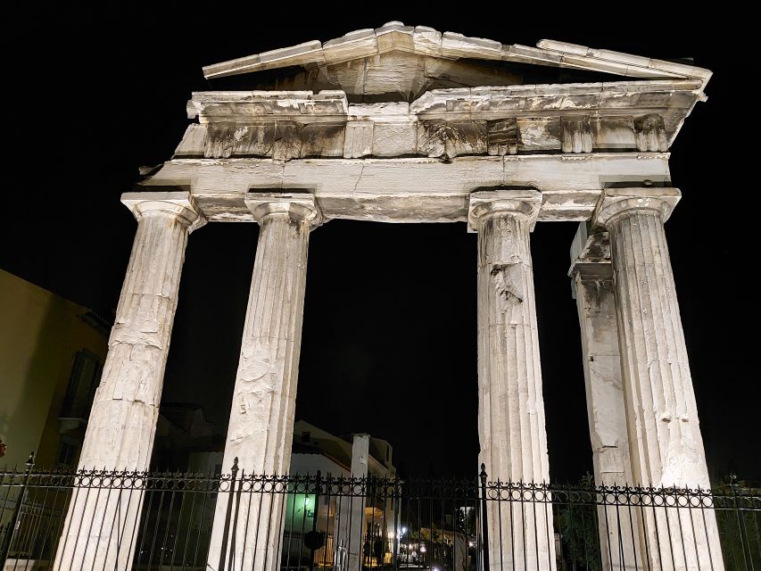 Athens: City Highlights Nighttime Walking Tour in Spanish - Key points at a glance