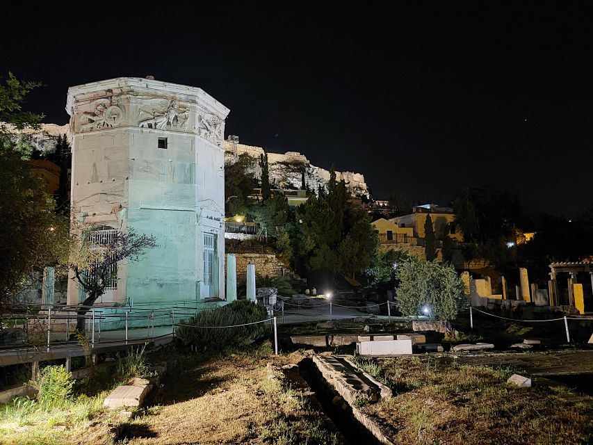 Athens: City Highlights Nighttime Walking Tour in Spanish - Hadrian’s Arch and the Temple of Zeus