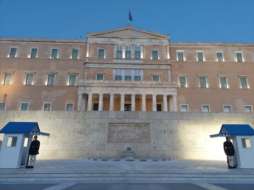 Athens: City Highlights Nighttime Walking Tour in Spanish - What $28 gets you