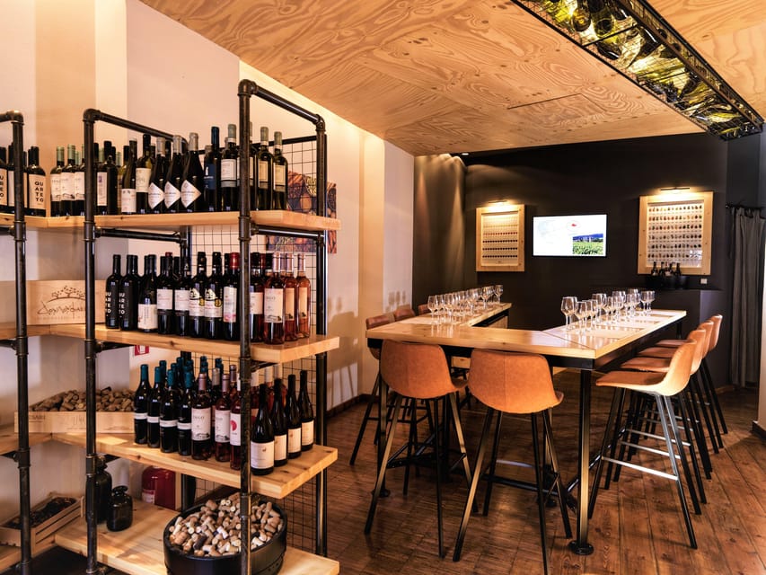 Athens: Create Your Own Wine-Workshop under the Acropolis - Your first tasting: learning the Greek grapes
