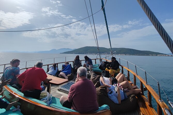 Athens cruise: Agistri, Moni/Metopi, Aegina with lunch & drinks - Moni or Metopi is the day’s best swim stop