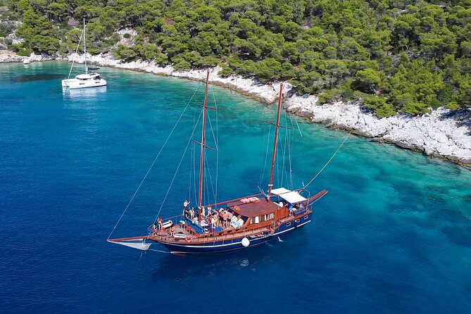Athens Day Cruise: 3 Islands Tour in the Saronic Gulf with Lunch - Five hours of sailing, and what that means