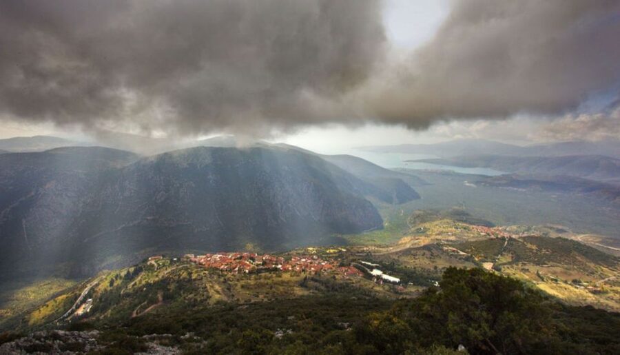 Athens: Delphi, Corycian Cave, and 300 Battlefield Day Trip - Thermopylae and the last stand of Leonidas