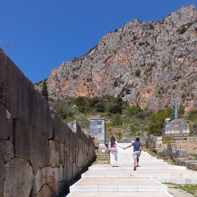 Athens: Delphi, Corycian Cave, and 300 Battlefield Day Trip - Arachova: a quick mountain introduction
