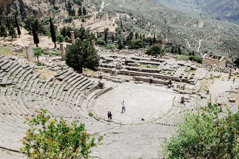 Athens: Delphi Day Tour with Museum & Arachova Village Visit - Arachova after the ruins