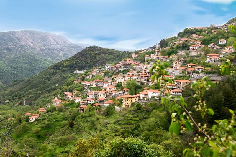 Athens: Delphi Guided Trip with Optional Lunch and Entry - Should you book the Delphi day trip?