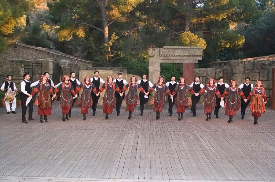 Athens: Dora Stratou Greek Dancing Show Experience - The music, singers, and regional character