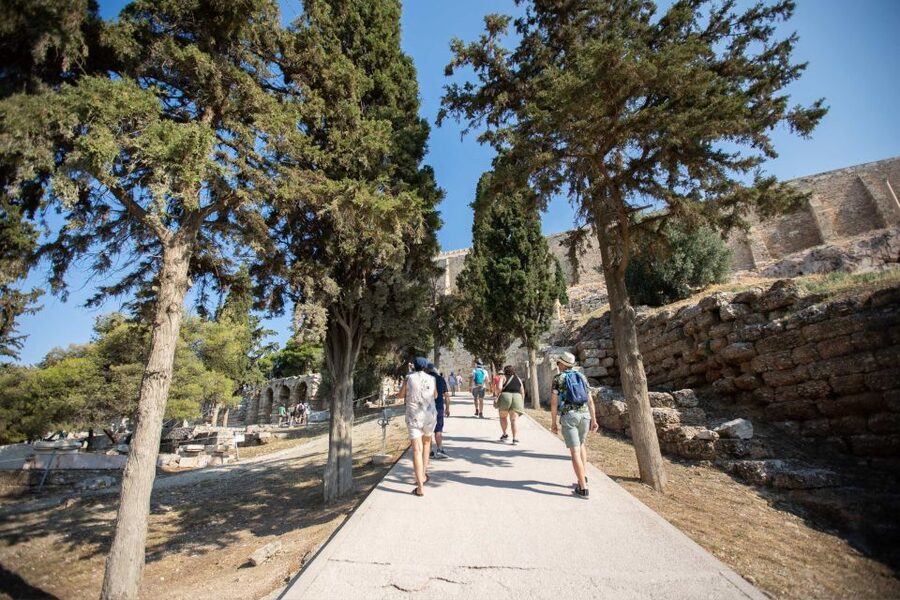 Athens: Early Morning Guided Tour to Acropolis and Museum - Entering through the Propylaea