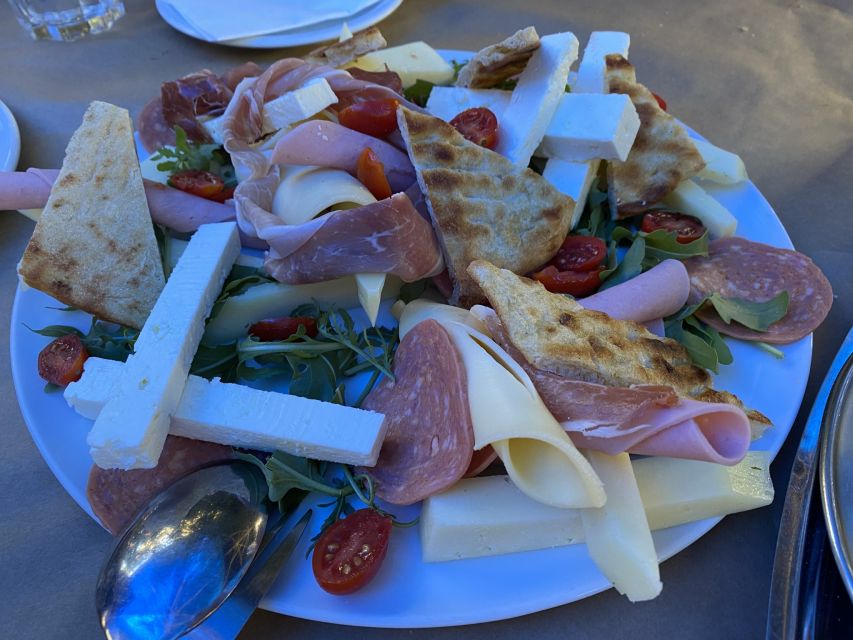 Athens: Eat like an Athenian Walking Tour - Why this Athens food walk feels different