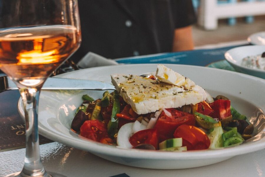 Athens: Evening Guided Walking Tour with Plaka & Dinner - Key points to know before booking