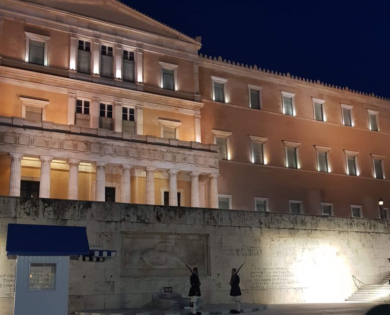 Athens: Evening Guided Walking Tour with Plaka & Dinner - Why an evening walk works so well in Athens