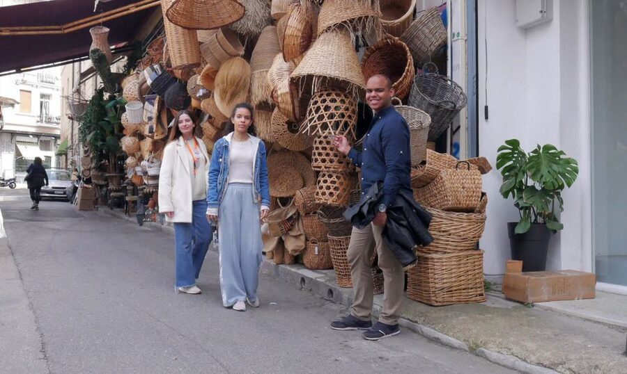 Athens: Food Tasting Tour in Plaka with Central Market Visit - Key points to know before you book