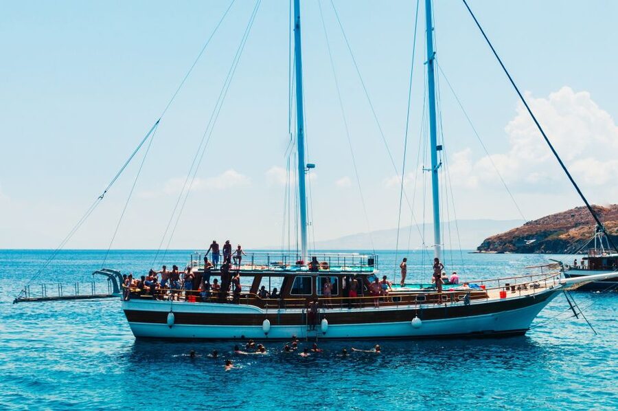 Athens: Full-Day Island Hopping Cruise with Lunch & Transfer - At a glance