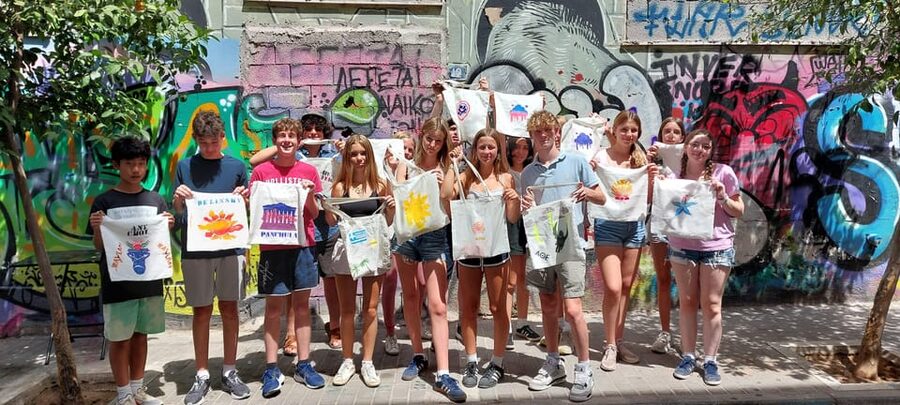 Athens: Graffiti Workshop and Tote Bag Painting Experience - Key points at a glance