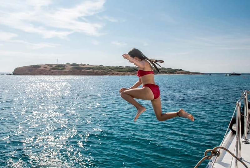 Athens: Half-Day Morning Catamaran Cruise with Meal & Drinks - Vouliagmeni Bay and lunch on board
