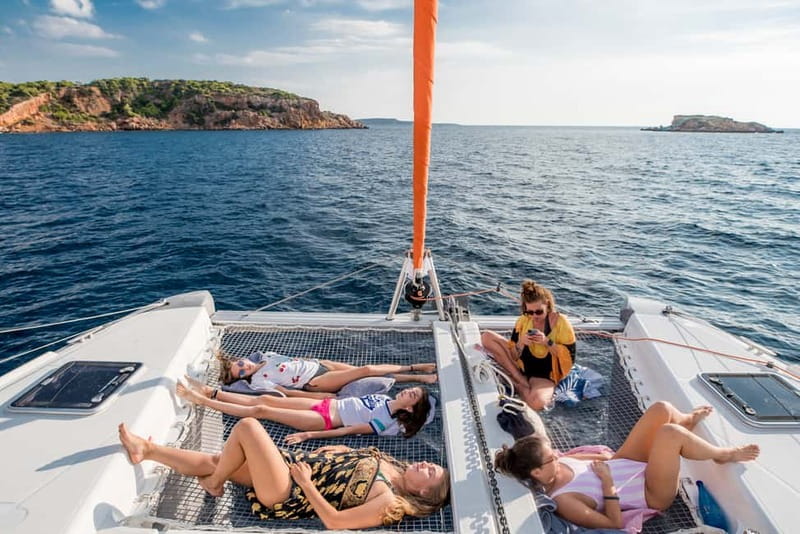 Athens: Half-Day Sunset Catamaran Cruise with Meal & Drinks - Practical tips for a smoother afternoon