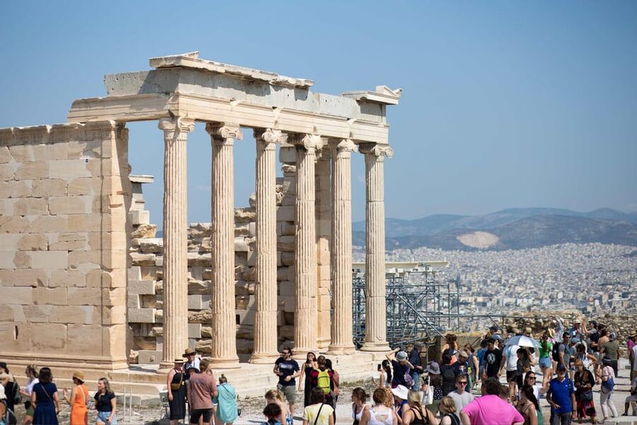 Athens: Hop-On-Hop-Off & Acropolis & Acropolis Mus.& 3 audio - Seeing the Acropolis Museum on a flexible schedule