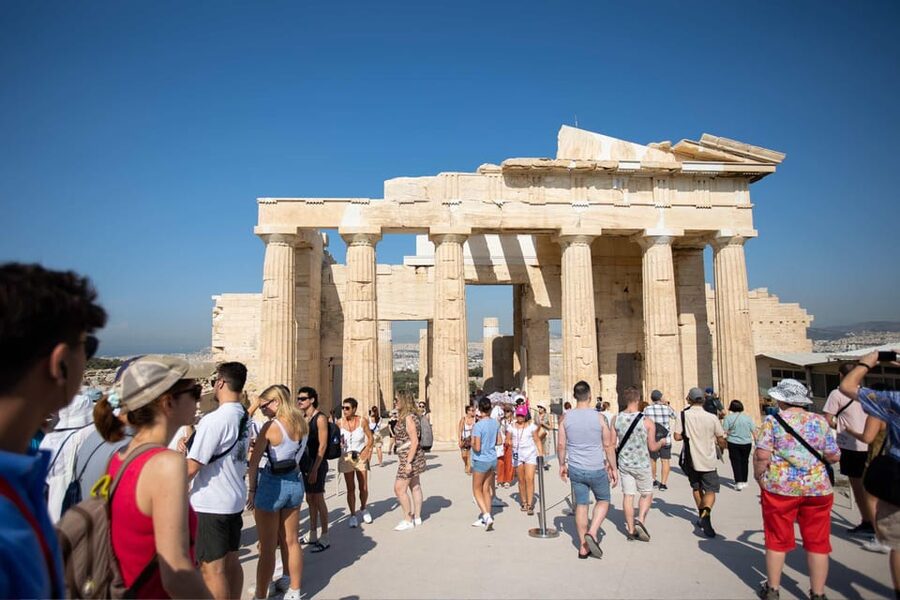 Athens: Hop-On-Hop-Off & Acropolis & Acropolis Mus.& 3 audio - Getting around Athens by hop-on hop-off bus