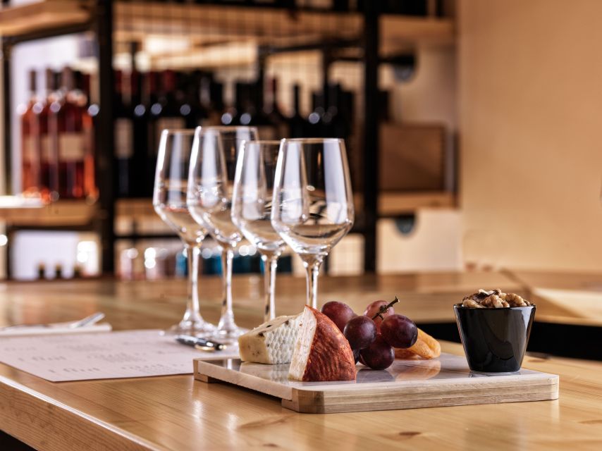 Athens: Mediterranean Gin Tasting Experience - Three pours that put Greek gin in the spotlight