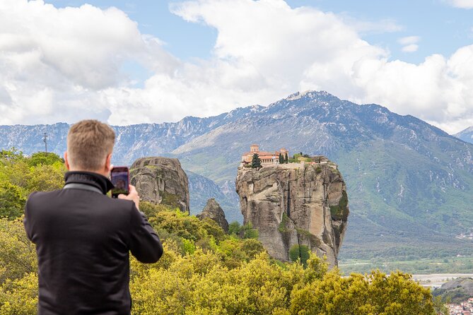 Athens: Meteora Monasteries, Caves & Coastal Stopovers with Lunch - Larissis Station and the morning ride