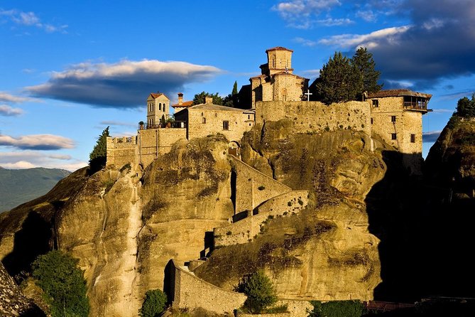 Athens: Meteora Monasteries, Hermit Caves Tour with Pickup - Varlaam Monastery and the story of the ropes