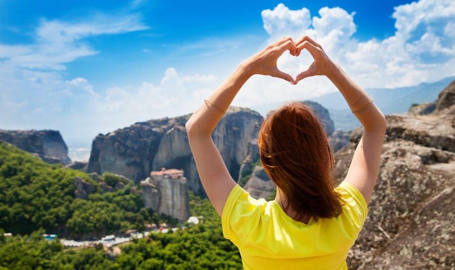 Athens: Meteora Tour with Local Guide and Greek Lunch - The long return to Athens