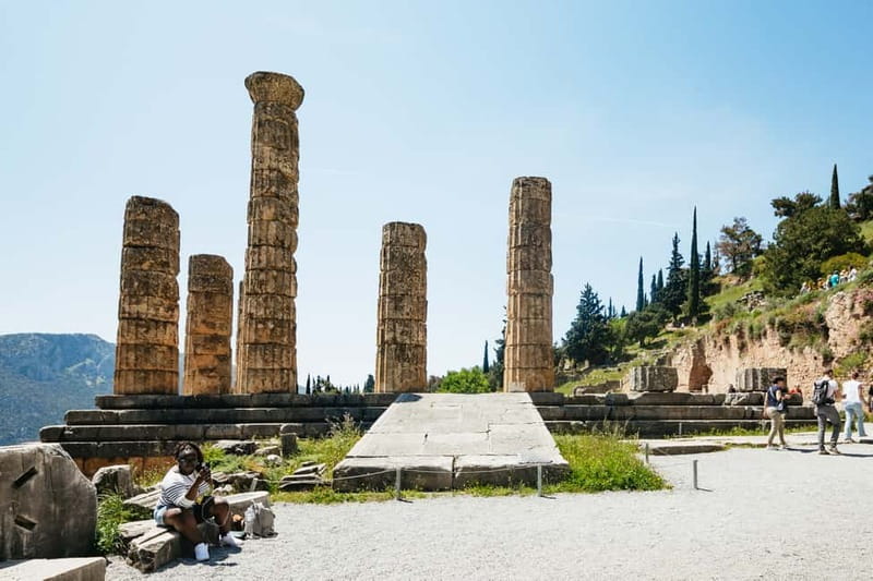 Athens: Mythology of Delphi, Museum and Arachova Guided Tour - A short coffee stop in Livadia