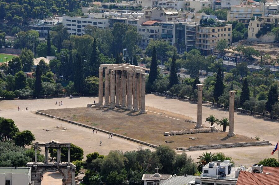 Athens: Private Guided Skip-the-Line Tour of the Acropolis - Passing through the Propylaia