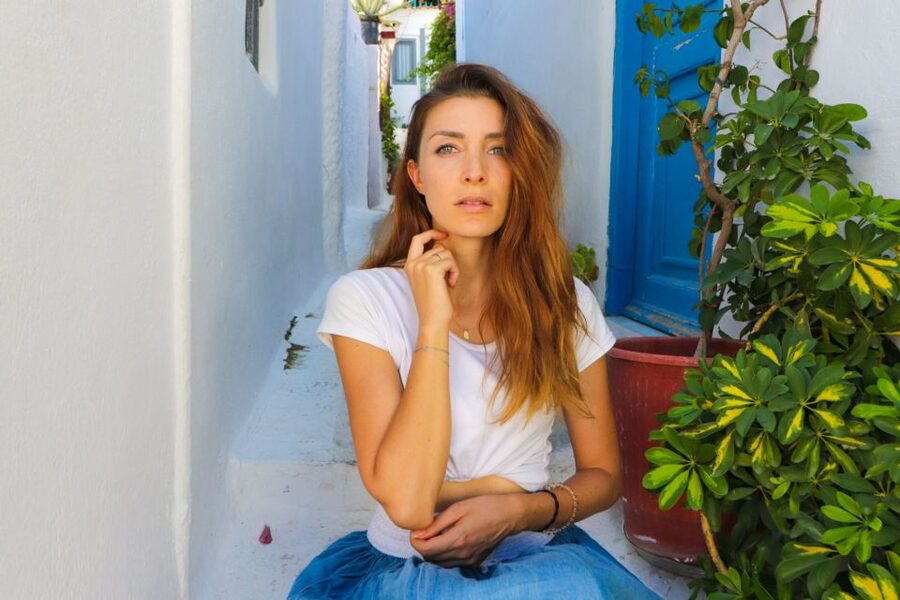 Athens: Professional photoshoot at Anafiotika Village - Key points to know before booking