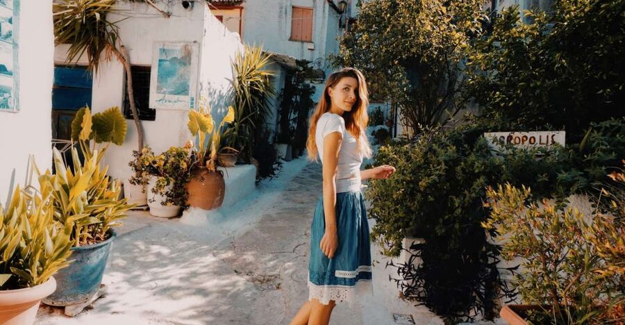 Athens: Professional photoshoot at Anafiotika Village - Why Anafiotika makes such a good photo setting