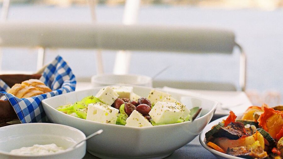 Athens: Riviera Catamaran Cruise with Meal and Drinks - What the five-hour schedule feels like