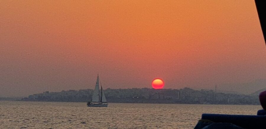 Athens: Riviera Catamaran Tour with Fresh Meal and Drinks - Should you book this catamaran tour?