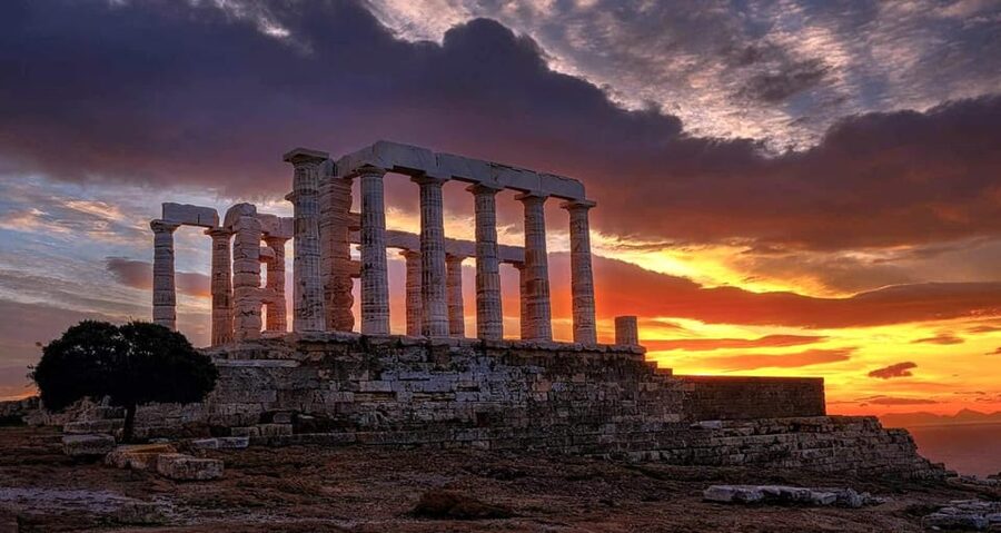 Athens Riviera: Poseidon Temple & Lake Vouliagmeni Day Tour - Lake Vouliagmeni and its warm mineral water