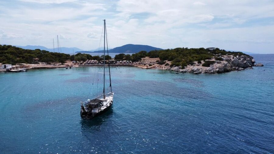 Athens Riviera: Private daily sailing cruise with lunch - What the crew adds to the day