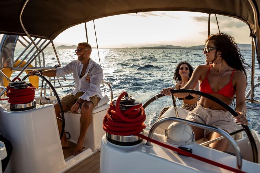 Athens Riviera: Private daily sailing cruise with lunch - Who gets the best value from this cruise