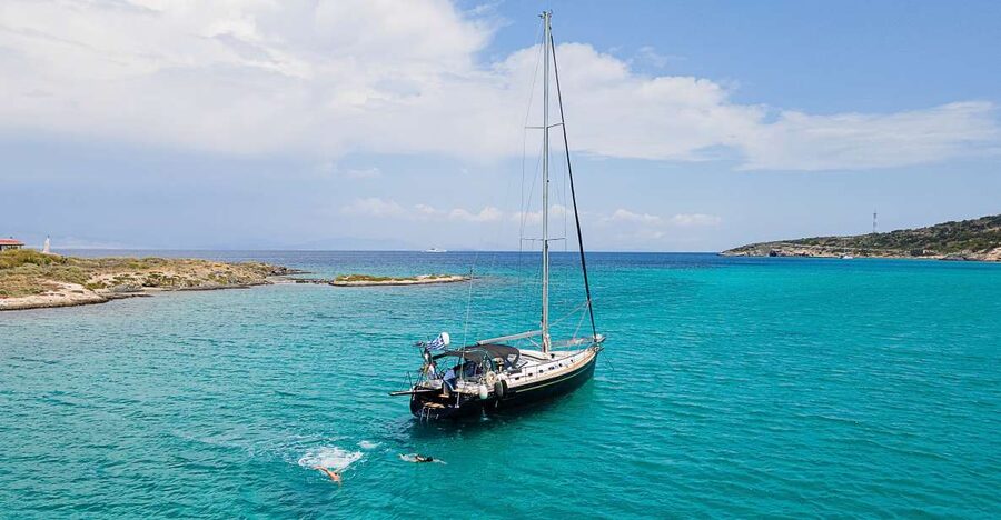 Athens Riviera: Private daily sailing cruise with lunch - Sailing toward Ydrousa Island