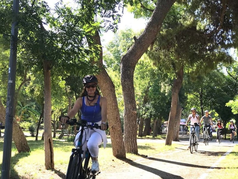 Athens: Small-Group E-Bike Tour of Historic Highlights - A koulouri break in Psiri